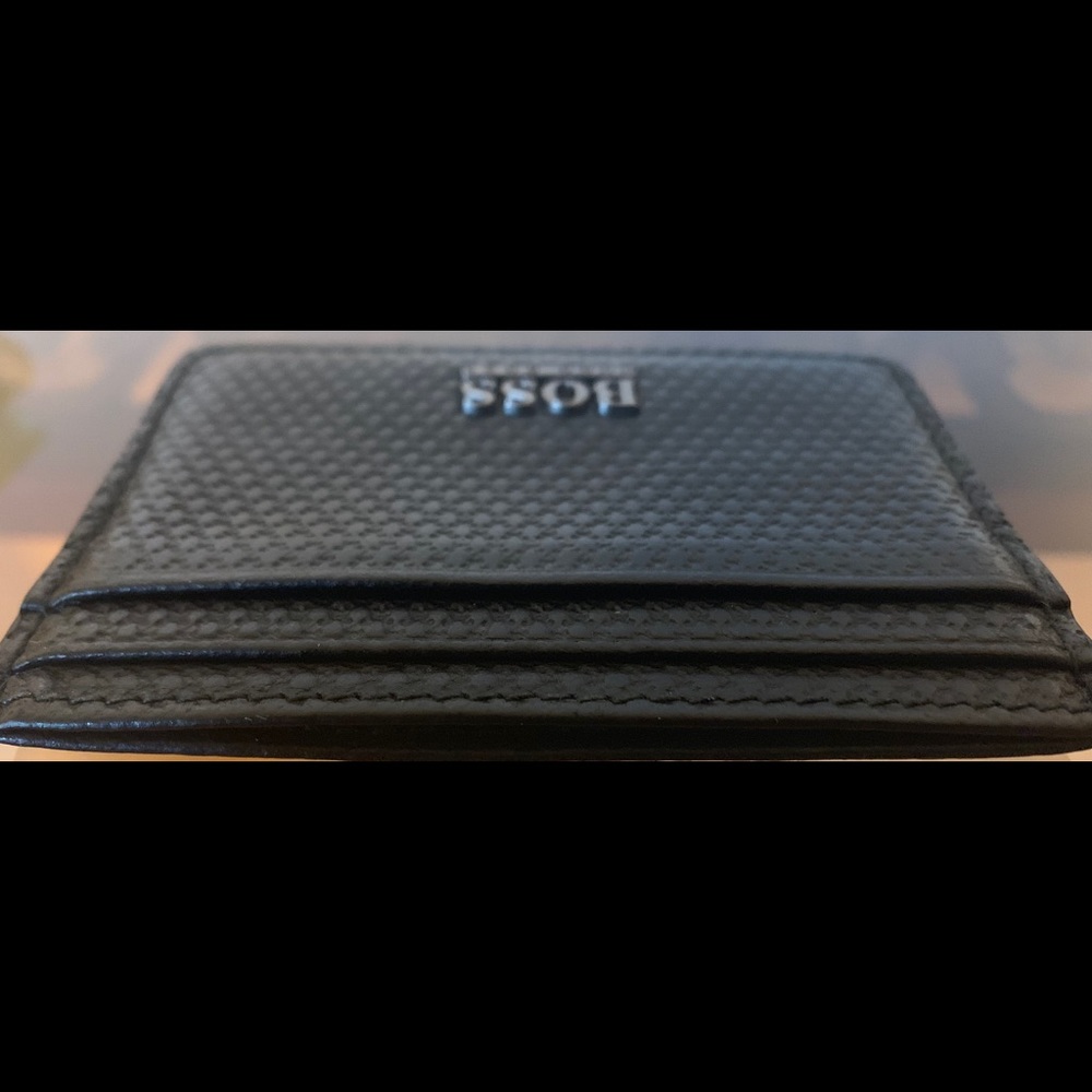 Hugo Boss Card Wallet...Very Unique Design. - Picture 4 of 5